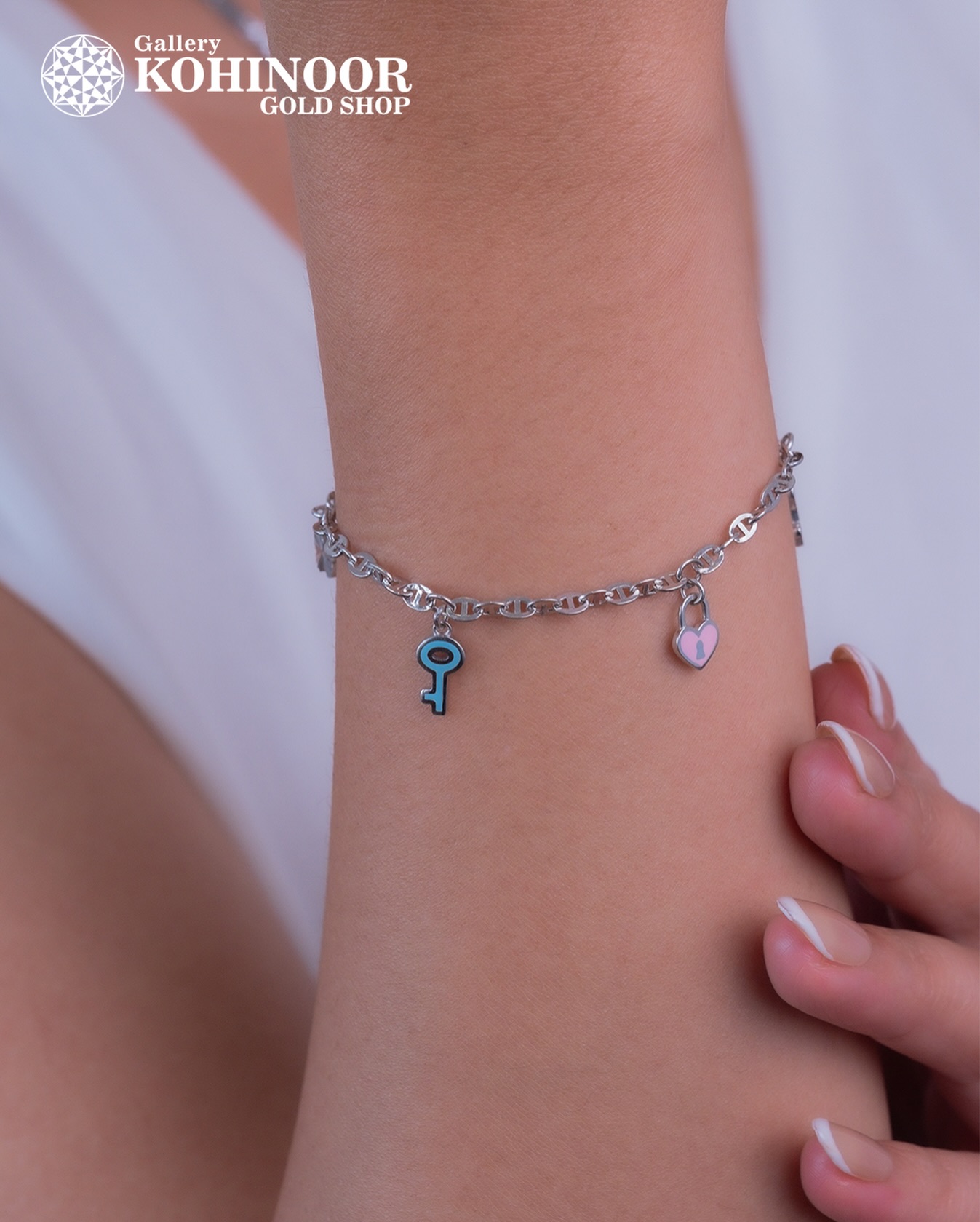 Gelang oncer whitegold 
.
.
Dapatkan koleksi perhiasan emas model terbaru hanya di @gallerykohinoor
ALWAYS YOUNG & STAY GOLD🌟💫
.
.
More Info : ⤵️⤵️⤵️
Whatsapp :  087869999909 
Our outlets :
Gallery Kohinoor : Jl. Sulawesi No. 106-108, Denpasar, Bali. (0361)237925
.
New Gallery Kohinoor : Jl. Sulawesi No. 80, Denpasar, Bali. (0361)8486111
.
Gallery Kohinoor Teuku Umar : Jl. Teuku umar No. 14, Denpasar, Bali. (0361)8488999
.
.
#gallerykohinoor #tokoemas #tokoemasdps #goldshop  #perhiasanemas #tokoperhiasanemasbali #perhiasanemasdps 
#weddingring #jewelry #fashion #gold
#newdesign #limited #likeforlike #bangles #necklace #ring #bracelet #pendant #earrings #diamond #instafashion #bestseller #style #luxury #yellowgold #whitegold #rosegold #jualantambali 
TRUSTED GOLD SHOP GALLERY KOHINOOR ⭐ GET THE BEST DESIGNS AND MODELS WITH THE BEST PRICE AND LOTS OF CHOICES HERE 💗