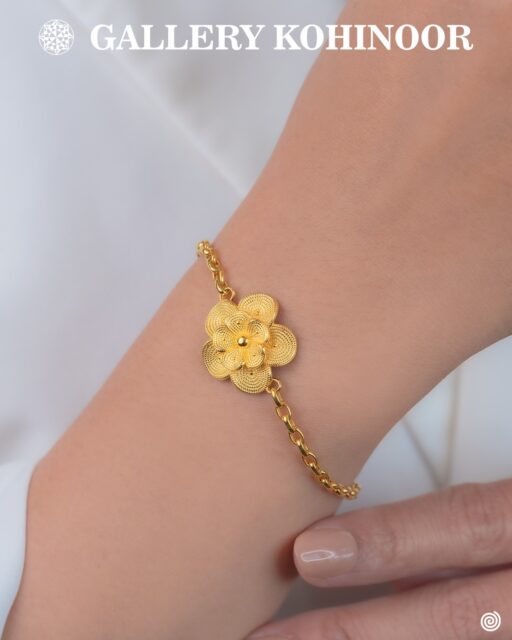 Lengkapi setiap tampilanmu dengan gelang bunga koleksi Gallery Kohinoor.
.
Dapatkan koleksi perhiasan emas model terbaru hanya di @gallerykohinoor
ALWAYS YOUNG & STAY GOLD🌟💫
.
.
More Info : ⤵️⤵️⤵️
Whatsapp :  087869999909 
Our outlets :
Gallery Kohinoor : Jl. Sulawesi No. 106-108, Denpasar, Bali. (0361)237925
.
New Gallery Kohinoor : Jl. Sulawesi No. 80, Denpasar, Bali. (0361)8486111
.
Gallery Kohinoor Teuku Umar : Jl. Teuku umar No. 14, Denpasar, Bali. (0361)8488999
.
.
#gallerykohinoor #goldshopbali #tokoemasbali #antam #goldjewellry 
TRUSTED GOLD SHOP GALLERY KOHINOOR ⭐ GET THE BEST DESIGNS AND MODELS WITH THE BEST PRICE AND LOTS OF CHOICES HERE 💗