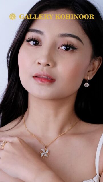 Tampil menawan dengan koleksi Gallery Kohinoor
.
.
Dapatkan koleksi perhiasan emas model terbaru hanya di @gallerykohinoor
ALWAYS YOUNG & STAY GOLD🌟💫
.
.
More Info : ⤵️⤵️⤵️
Whatsapp : 087869999909
Our outlets :
Gallery Kohinoor : Jl. Sulawesi No. 106-108, Denpasar, Bali. (0361)237925
.
New Gallery Kohinoor : Jl. Sulawesi No. 80, Denpasar, Bali. (0361)8486111
.
Gallery Kohinoor Teuku Umar : Jl. Teuku umar No. 14, Denpasar, Bali. (0361)8488999
.
.
#gallerykohinoor #goldshopbali #tokoemasbali #antam #goldjewellry
TRUSTED GOLD SHOP GALLERY KOHINOOR ⭐ GET THE BEST DESIGNS AND MODELS WITH THE BEST PRICE AND LOTS OF CHOICES HERE 💗