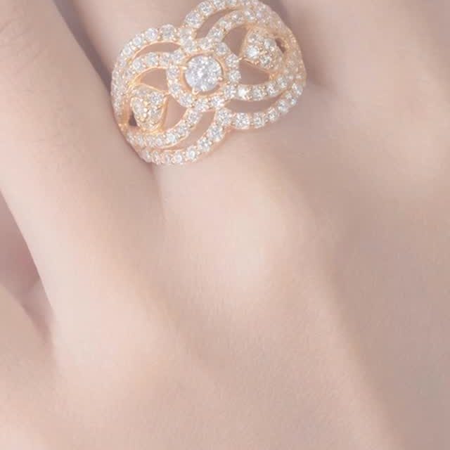 Halo Sobat GK!
Dalam rangka merayakan semangat Raden Ajeng Kartini, kita mau bagi-bagi lagi rezeki buat kalian! ✨

Cara ikutannya gampang banget, cukup:

PERSYARATAN :
1️⃣ Follow akun @gallerykohinoor @gallerykohinooryoung @gkfest_ 
2️⃣ Like postingan giveaway ini ❤️
3️⃣ Comment jawabanmu (tidak spam)
4️⃣ Tag minimal 3 teman aktif
5️⃣ Pastikan akun kamu tidak di-private saat pengumuman pemenang

🏆 KETENTUAN PEMENANG
🥇 3 pemenang dipilih dari jawaban yang benar secara acak

Pemenang akan mendapatkan saldo digital sebesar Rp100.000 ❤️

Karena setiap perempuan punya cerita hebatnya sendiri...
Sekarang giliran kamu ✨

📢 Pemenang akan diumumkan di akhir periode yaitu pada tanggal 24 April 2026 di @gallerykohinoor

#kartiniday #gallerykohinoor  #tokoemasbali  #giveaway  #goldjewellry