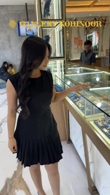 Sobat GK, ada kabar baik nih ✨Sekarang koleksi emas muda favorit kalian udah bisa ditemukan di SELURUH cabang Gallery Kohinoor 💍..Tampil menawan dengan koleksi perhiasan Gallery Kohinoor..Dapatkan koleksi perhiasan emas model terbaru hanya di @gallerykohinoorALWAYS YOUNG & STAY GOLD🌟💫..More Info : ⤵️⤵️⤵️Whatsapp :  087869999909 Our outlets :Gallery Kohinoor : Jl. Sulawesi No. 106-108, Denpasar, Bali. (0361)237925.New Gallery Kohinoor : Jl. Sulawesi No. 80, Denpasar, Bali. (0361)8486111.Gallery Kohinoor Teuku Umar : Jl. Teuku umar No. 14, Denpasar, Bali. (0361)8488999..#gallerykohinoor #goldshopbali #tokoemasbali #antam #goldjewelry TRUSTED GOLD SHOP GALLERY KOHINOOR ⭐ GET THE BEST DESIGNS AND MODELS WITH THE BEST PRICE AND LOTS OF CHOICES HERE 💗