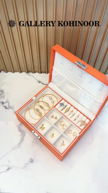 Tampil menawan dengan koleksi perhiasan Gallery Kohinoor
.
.
Dapatkan koleksi perhiasan emas model terbaru hanya di @gallerykohinoor
ALWAYS YOUNG & STAY GOLD🌟💫
.
.
More Info : ⤵️⤵️⤵️
Whatsapp :  087869999909 
Our outlets :
Gallery Kohinoor : Jl. Sulawesi No. 106-108, Denpasar, Bali. (0361)237925
.
New Gallery Kohinoor : Jl. Sulawesi No. 80, Denpasar, Bali. (0361)8486111
.
Gallery Kohinoor Teuku Umar : Jl. Teuku umar No. 14, Denpasar, Bali. (0361)8488999
.
.
#gallerykohinoor #goldshopbali #tokoemasbali #antam #goldjewelry

TRUSTED GOLD SHOP GALLERY KOHINOOR ⭐ GET THE BEST DESIGNS AND MODELS WITH THE BEST PRICE AND LOTS OF CHOICES HERE 💗
